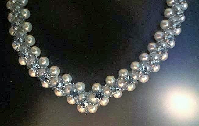 Exquisite Pearl and Blue Crystal Beaded Necklace