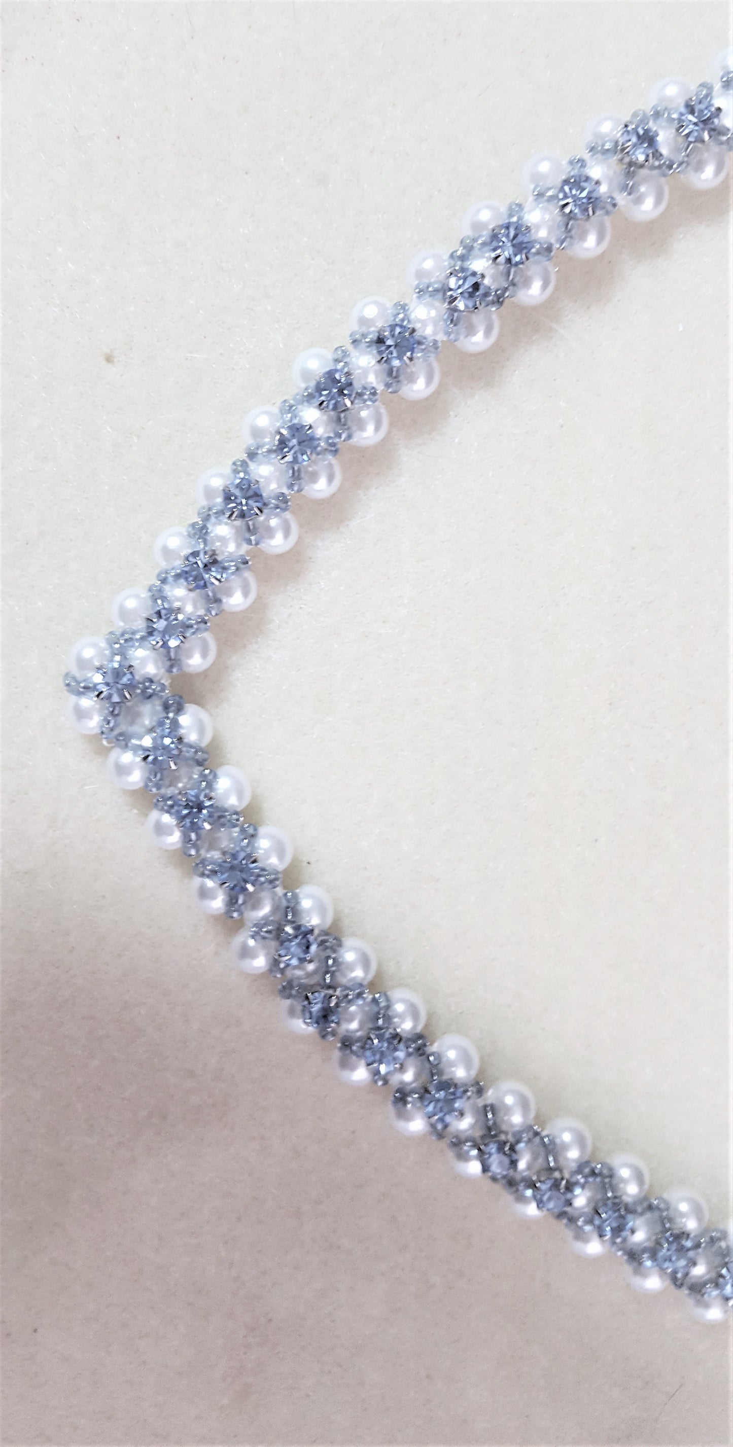 Exquisite Pearl and Blue Crystal Beaded Necklace