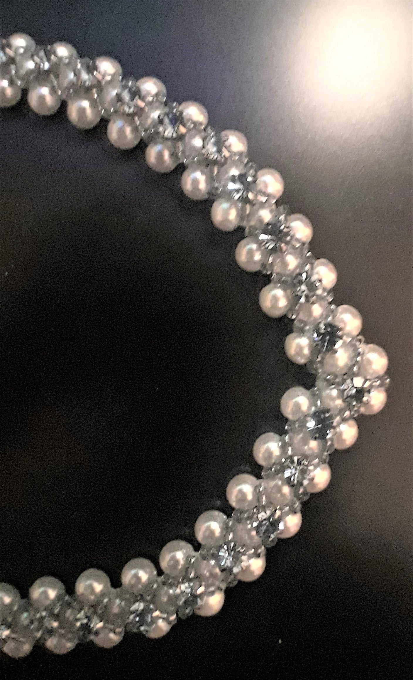 Exquisite Pearl and Blue Crystal Beaded Necklace