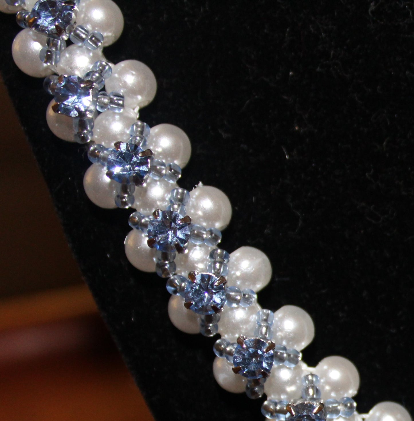 Exquisite Pearl and Blue Crystal Beaded Necklace