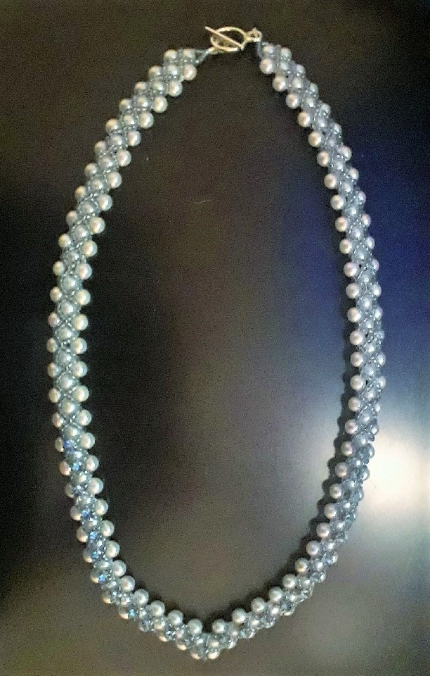 Exquisite Pearl and Blue Crystal Beaded Necklace