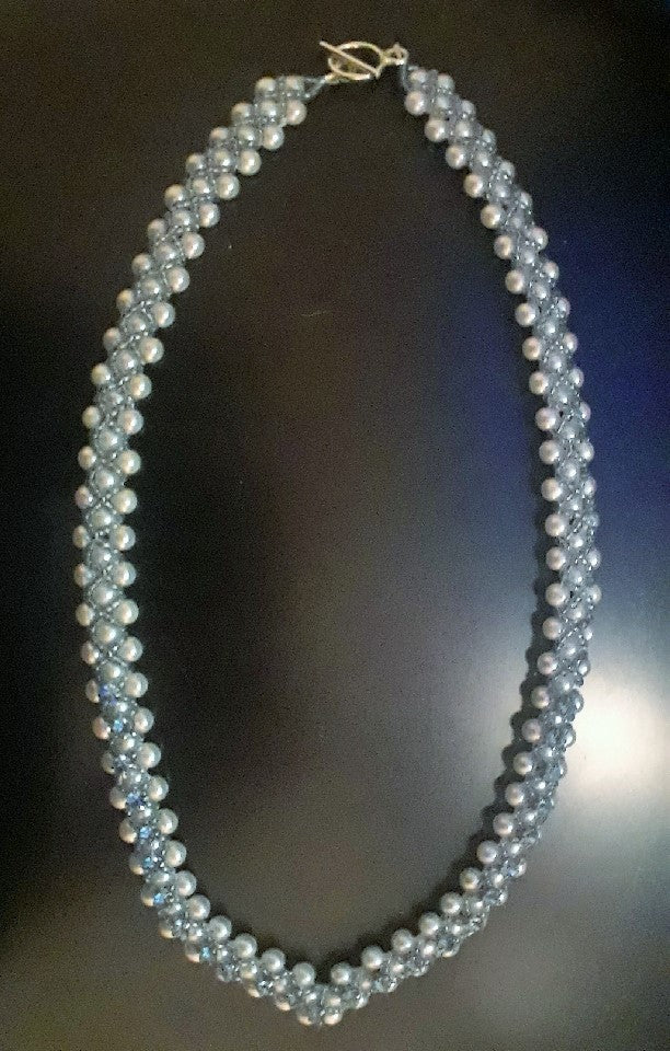 Exquisite Pearl and Blue Crystal Beaded Necklace