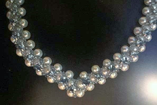 Exquisite Pearl and Blue Crystal Beaded Necklace